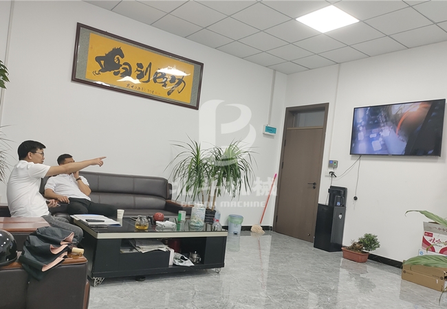 竹木炭化機(jī)高質(zhì)量發(fā)展引得客戶前來(lái)了解