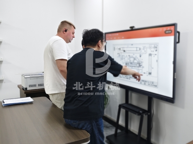 共話圖紙?jiān)O(shè)計(jì)與客戶交流達(dá)成多項(xiàng)共識